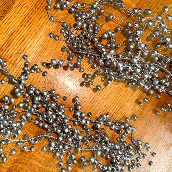 POTTERY BARN 'Pepperberry' Garland RARE Silver Pewter Color Beads Metal Wire 5' - Picture 1 of 4